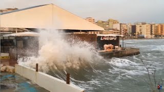 Ja sa arrijnë dallgët e detit Adriatik te pista quotKosovaquot në Durrës kur fryn erë e madhe [upl. by Jr629]