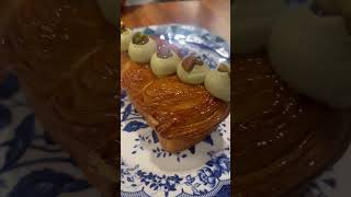 pistachio cream layered ceramic blue white plate tiong bahru bakery ID cafe nut kacang fıstık ピスタチオ [upl. by Heurlin]