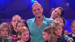 Helene Fischer  Kinderliedermedley Live aus „Das Adventsfest der 100000 Lichter“ 2024 [upl. by Petulia]