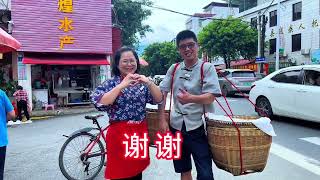 Berjualan tahu kering 豆干 têu4 gon1 di pasar Songkou dan Baigong meizhou bahasahakka [upl. by Losiram780]