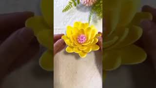 How to make plastic spoon flower🌺plasticspoonreusenewcraft ideastrendingspoonsflowermaking [upl. by Nollad]