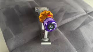 Dyson V12 Detect Slim  JAK RADZI SOBIE Z SIERŚCIĄ [upl. by Edroi]