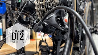 Deze 5 basisvaardigheden voor Shimano DI2 12 speed 105 Ultegra en DuraAce moet jij kennen [upl. by Kciv]