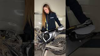 Cambio subchasis Husqvarna 300te enduro moto [upl. by Henrietta777]