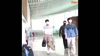 Jin and Jhope playing Rock Paper Scissors at Airport to decide Who will Carry their Bags 😅😱🥰💜 bts [upl. by Chuah156]