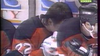 Claude Lemieux vs Brett Lindros Mar 261995 [upl. by Sancho]