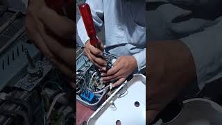 गैस गीजर रिपेयरिंग करना सीखे gas geyser repair karne ka sahi tarika gasgeyser geyserrepair [upl. by Nyvar102]