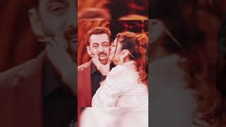 OMG RABEENA TENDON NE SALMANKHAN KO KIS KIYAtrending video [upl. by Shep]