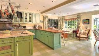 Kate Hudson and Matt Bellamy of Muse Buys House photos  Celebrity Home News [upl. by Nwahsar650]