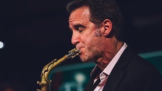 Amazing Saxophone Solo – Eric Marienthal [upl. by Isnan]