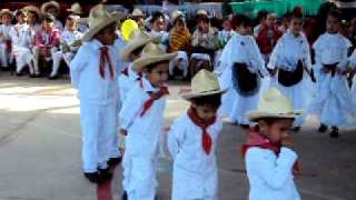 Niños bailando baile de Veracruz [upl. by Abbate]