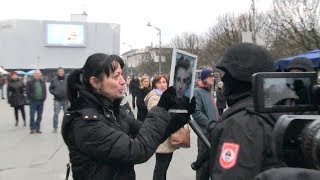 Verbalni sukob Suzane Radanović majke Davida Dragičevića sa policijom [upl. by Llemert]