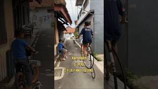 BELAJAR NAIK SEPEDA PENNY FARTHING [upl. by Assilrac]