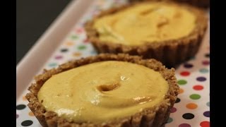 Tarte crue au citron [upl. by Panaggio]