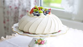 PAVLOVA TORTA  4 trika za savršenu Pavlovu [upl. by Oralle]