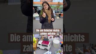 KäuferTypen auf dem Flohmarkt 😅flohmarkt comedy memes pov monkeysspinningmonkeys [upl. by Juni]