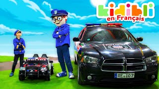 Les enfants jouent avec des voitures de police  Les enfants font semblant de jouer  ⛑ Kidibli [upl. by Valerian258]