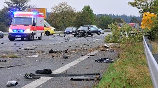 Drei Schwerverletzte bei Verkehrsunfall auf Korbacher Umgehung Rettungshubschrauber [upl. by Olivia]