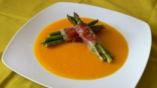 Espárragos verdes con jamón y salsa de zanahorias  Asparagus with ham and carrot purée [upl. by Ekihc]