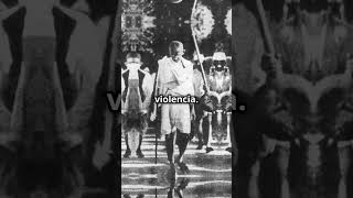 Descubre el Poder de la No Violencia con Gandhi [upl. by Vonnie]