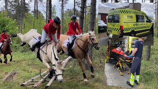 Jeg bliver hentet med ambulance [upl. by Andre]