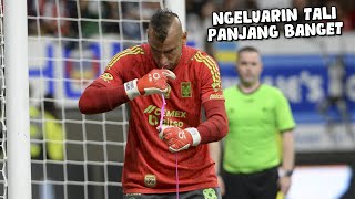 KIPER ATRAKSI SULAP DULU SEBELUM MENEPIS TENDANGAN PENALTI [upl. by Halimaj]