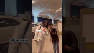 shorts Rashmika being guided by her chotu fan for a photo 🥰♥️ rashmikamandanna prettylook [upl. by Aluor]