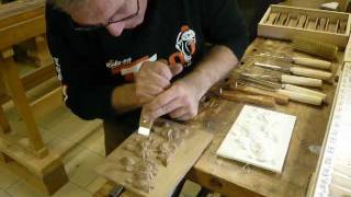 Cursus Houtsnijden  ornamentsnijden  Woodcarving Classes 20112012 [upl. by Yahiya]