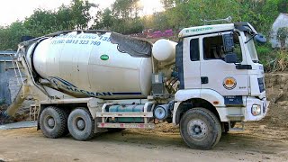 Xe Trộn Bê Tông Làm Việc Máy Xúc Doosan DX55W  Excavator concrete mixer truck  TienTube TV [upl. by Recor844]