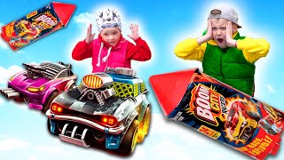 Машинки для мальчиков Дети играют в Машины в ракетах Boom City Racer [upl. by Cassidy]