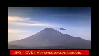 Impresionante Avistamiento OVNI en el Volcán Colima México 30 de Abril de 2024 [upl. by Alliuqahs236]