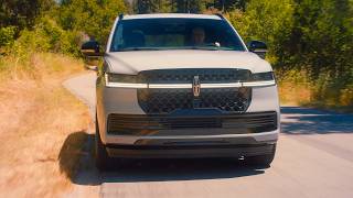 NEW 2025 LINCOLN NAVIGATOR – Ready to Rival the Cadillac Escalade [upl. by Nairot]