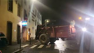 LES AGRICULTEURS ONT PRIS POUR CIBLE LA POLICE MUNICIPALE 🇫🇷😂😡 police agriculteur france [upl. by Keese696]