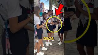 STUDENTI TROVANO UN TRUCCO PER FOTO PAZZESCHE GRATIS 😮 shorts [upl. by Halilak]