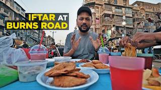 Iftar at Burns Road Food Street  Fresco pe Crazy Rush  Ramzan ki Ronaq in Pakistan [upl. by Barclay56]