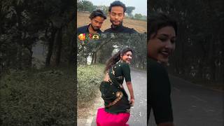 सड़क पर ख़तरनाक डान्स dancechallenge dance viralgirl viralvideo वायरलdance वायरलsongenjoylife [upl. by Helprin]