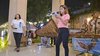 DUO MANIS DAN TIDAK MANJA  SATU RASA CINTA COVER ANGKLUNG RAJAWALI MALIOBORO YOGYAKARTA [upl. by Naujaj]