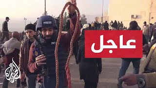 مراسل الجزيرة يبدو أن فرق الإنقاذ وصلت إلى بعض الزنازين السرية بسجن صيدنايا في ريف دمشق [upl. by Ahsitneuq]