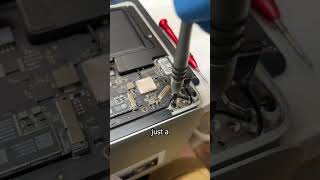 Fixing a broken 2017 MacBook Air screen in 2023 technology tech pc computer shorts [upl. by Bayless]