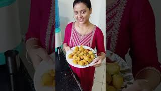 आज अपने पति के फरमाइश पर बनाई  Kolhapuri Special Mirchi Bhaji  Mirch Bhajiya  Kolhapur Streetfood [upl. by Flossi]