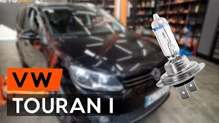 Ako vymeniť žiarovka hlavného svetlometu na VW TOURAN 1 1T3 NÁVOD AUTODOC [upl. by Irem694]