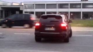 Porsche Cayenne GTS Huge Acceleration Sound [upl. by Cyndia516]