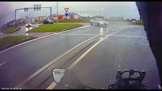 Vybrždění vytlačení děda ve felicii v protisměru a salto přes auto  Mix 288 [upl. by Iniffit742]