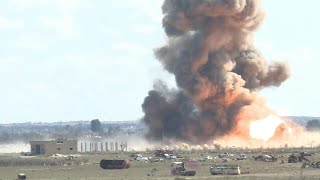 Bombardements sur Baghouz la dernier poche de lEI en Syrie [upl. by Kalk]