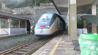 intercity Trenitalia fuori dal tunnel va a La Spezia [upl. by Eimaj557]