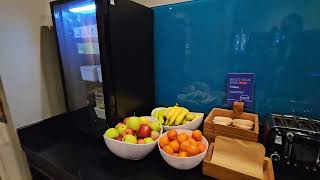 Holiday Inn Express Manchester Airport breakfast [upl. by Helyn]