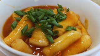 Minha receita do famoso Tteokbokki ou topokki coreano sem pimenta [upl. by Sharona671]