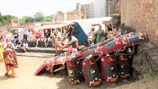 PONTVS Roman testudo as an assault ramp Legio XXI Rapax [upl. by Nirrej]