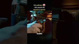 O palhaço 🤡 não parava de encarar a garota cena video narrador ftv fyp viralvideos viralshot [upl. by Tichon384]