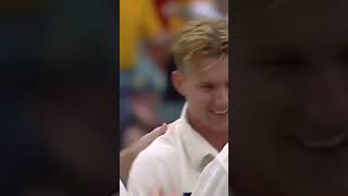 Brett Lees 1st Wicket on Debut Ind vs Aus MCG 2nd Test 199900 classic cricket indvsaus [upl. by Aniar]